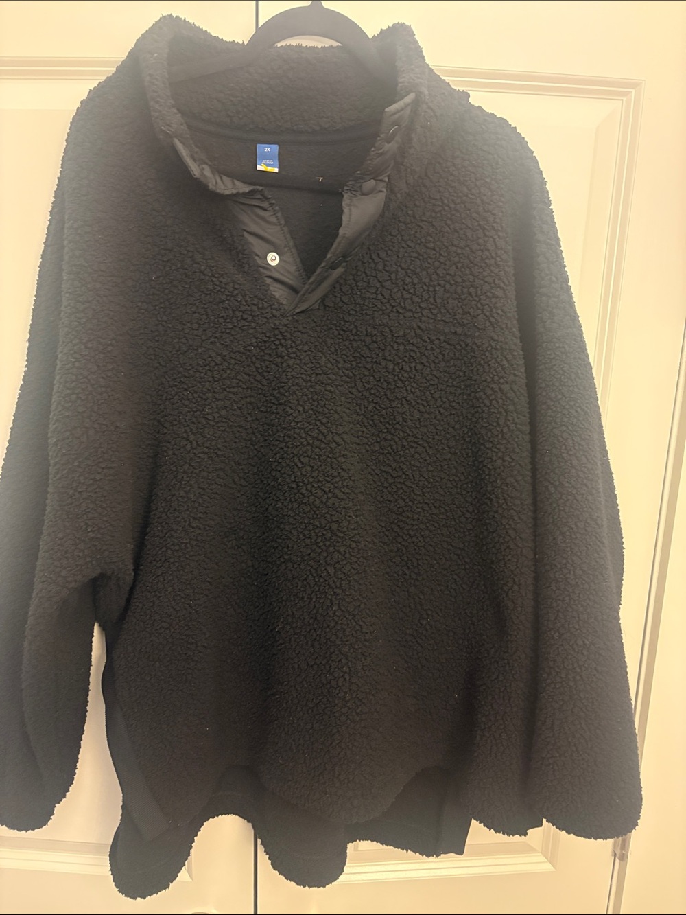 Women’s Old NavyBlack Sherpa Pullover Sweater